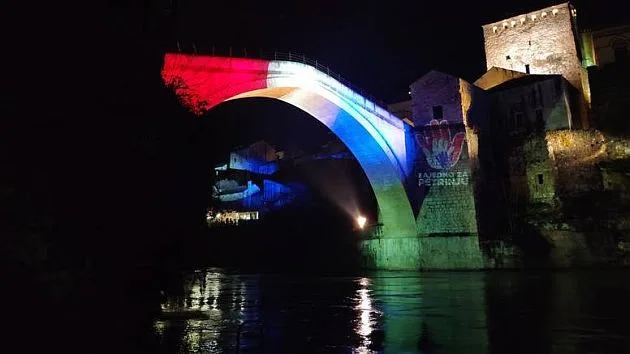Stari most u bojama Hrvatske
