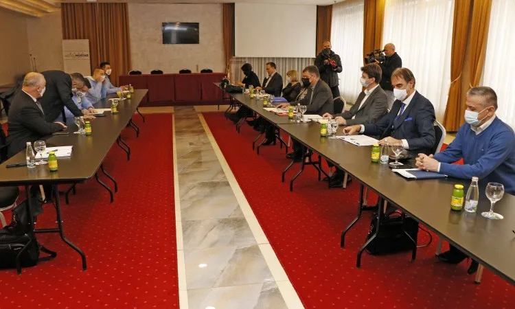Nema pomaka u pregovorima sindikata zdravstvenih radnika i Vlade HNK-a