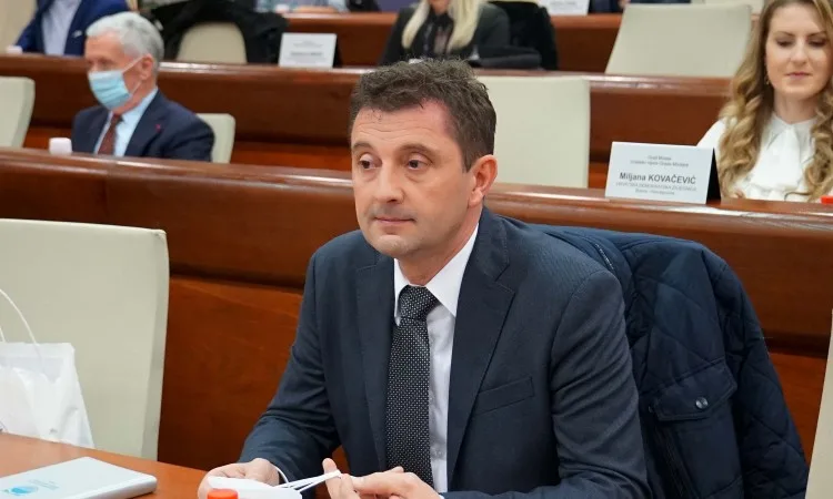 Mostarski gradonačelnik s građanima razgovarao o problemu nelegalne gradnje