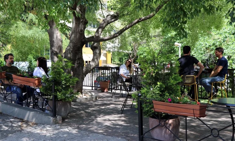 Grad Mostar: Kazne za zauzimanje javne površine bez odobrenja od 500 do 7000 KM
