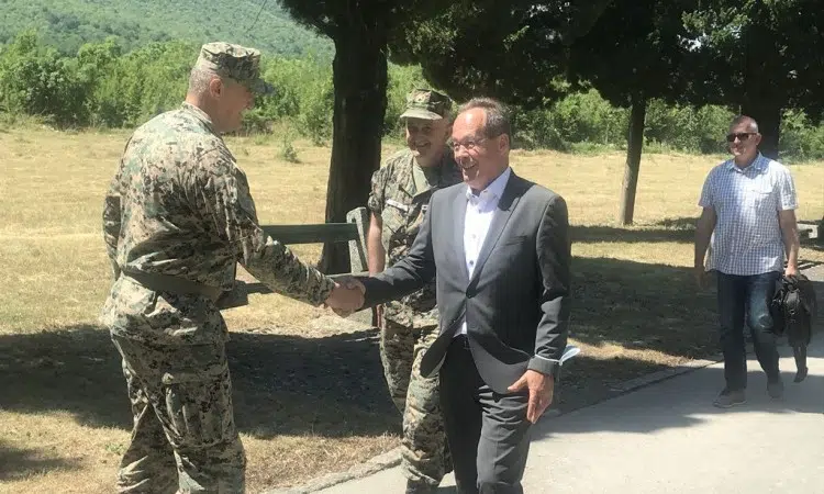 Ministar Podžić pohvalio zatečeno stanje u vojarni ‘Miralem Jugo’ u Mostaru