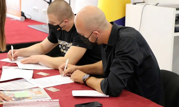Potpisani ugovori o realizaciji mikrobiznisa i društveno-korisnih projekata