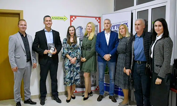 HKD Napredak predstavio ‘Fojničku škrinju’ i ‘Kulu od karata zlata’
