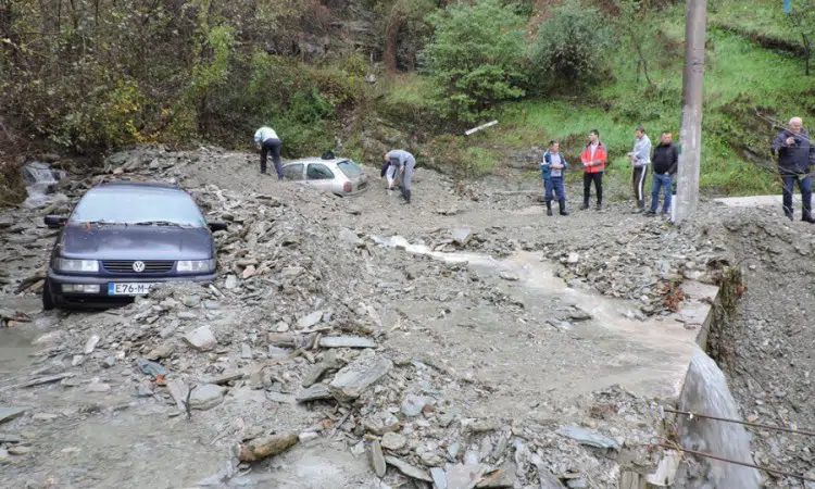 Poplave u HNŽ-u: Veće štete na prometnicama, gospodarskim i stambenim objektima