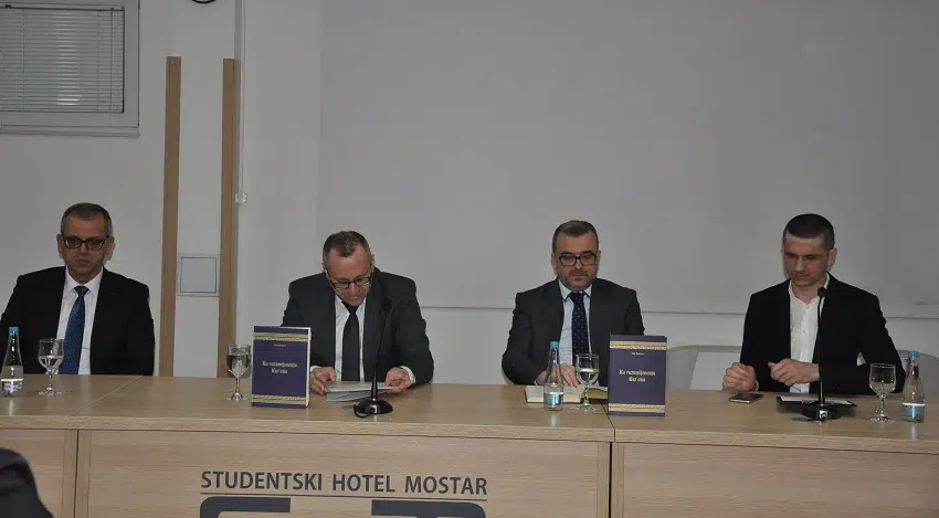 „Dani Karađoz-begove medrese“: Promovisana knjiga „Ka razumijevanju Kur’ana“