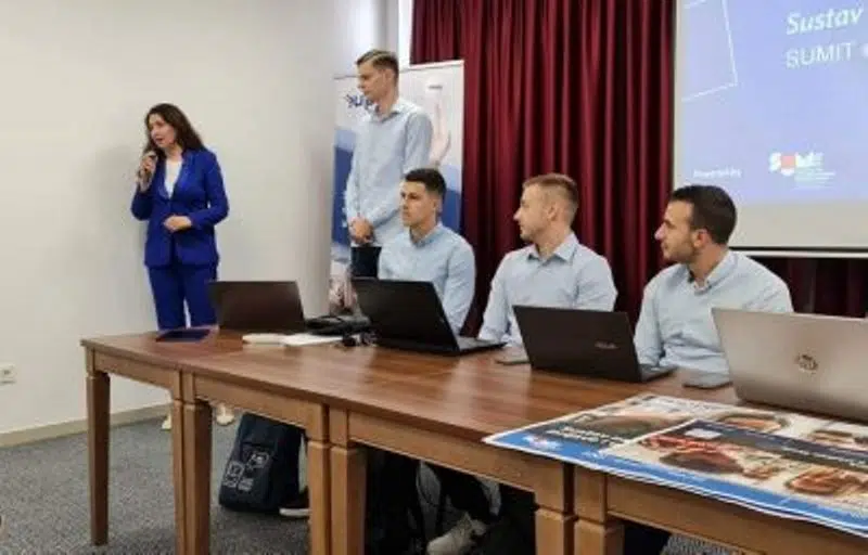 FOTO: U Livnu održana prezentacija aplikacije SUMIT eUpisi