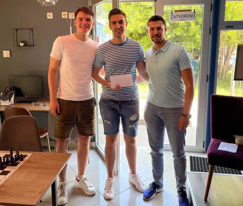 FOTO | Zvonimir Karlović iz Čapljine najboljih šahist Sveučilišta u Mostaru