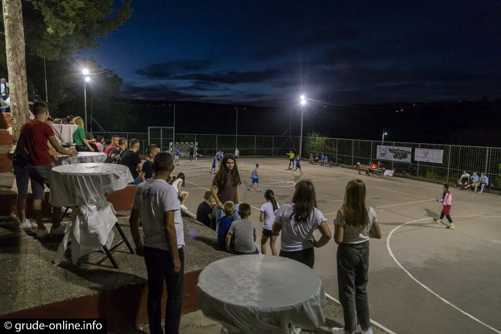 FOTO: U Ružićima počeo 19. Ivandanjski malonogometni turnir