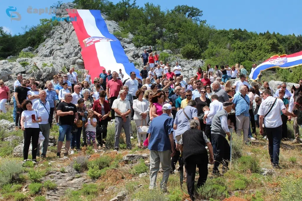 FOTO | Veliki skup Previšića: Više od 700 ih se okupilo na Previši