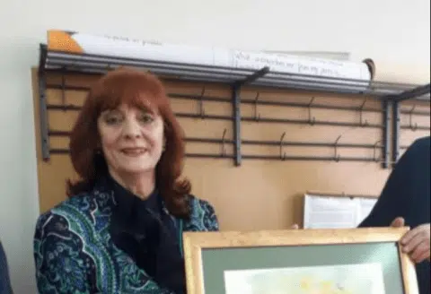 Ovo je profesorica koju je jučer u Kaknju ubio sin, učenik poručio: “Ovo je nešto najstrašnije što se dogodilo u mom životu”