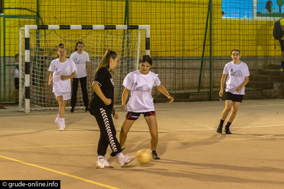 FOTO: Odigrane polufinalne utakmice turnira u Ružićima, u petak finalna večer