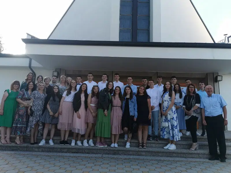 FOTO: Oproštajna večer učenika završnih razreda Osnovne škole fra Mije Čuića