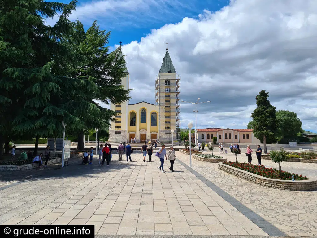 Inspektori koji su reketarili hodočasnike u Međugorju završili iza rešetaka