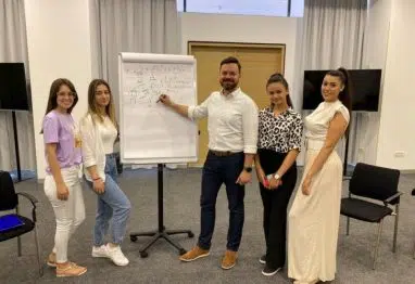 Pet studenata Poslovne informatike u Mostaru kreiraju marketinški plan za Mazu