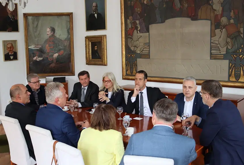 Sastanak čelništva Matice hrvatske i HKD Napredak