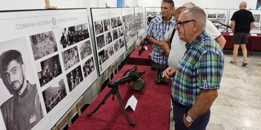 foto / godišnjica prve mostarske brigade: otvorena izložba ratnih fotografija