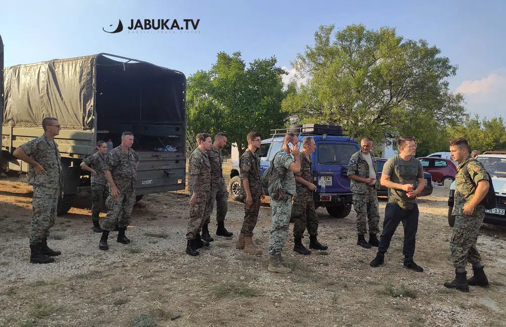 Vatrogasci i vojska bore se s velikim požarom kod Čitluka