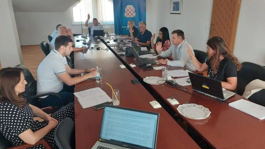 Za obnovu lokalne cestovne infrastrukture na području Hercegbosanske županije 720.000,00 KM