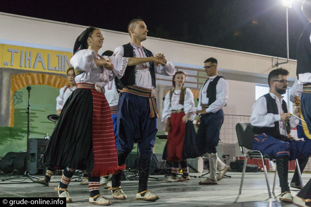 foto: u tihaljini održana 11. folklorna večer