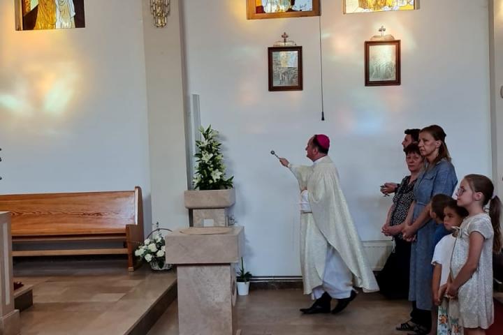 foto: pod svečanim misnim slavljem biskup palić posvetio crkvu i oltar u zagorju