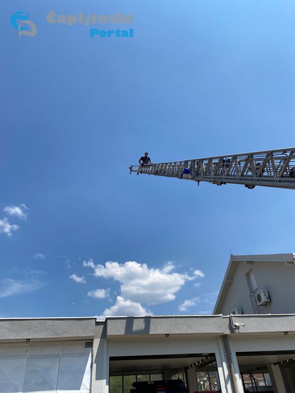 FOTO | Čapljinski vatrogasci dobili novo vozilo sa automatskim ljestvama visine 30 metara!