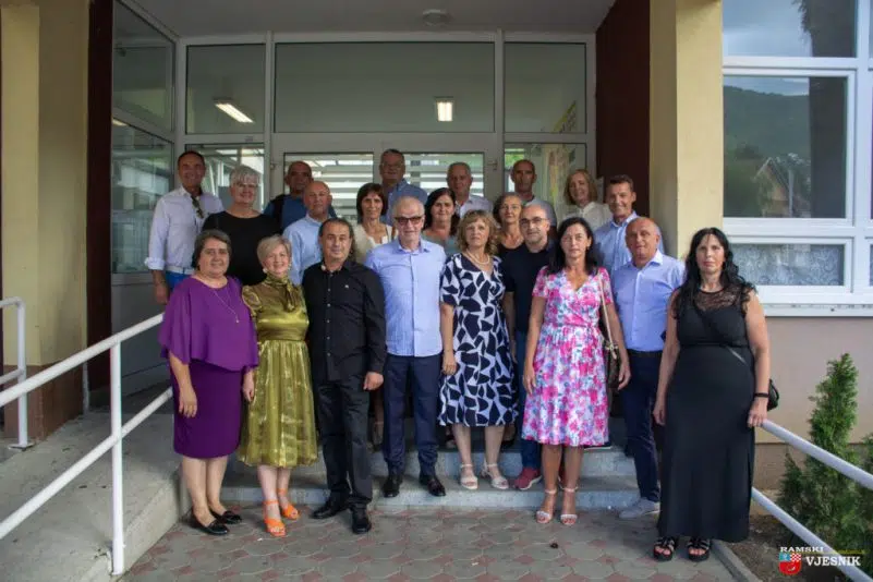 FOTO: Generacija školske 1981./1982. godine proslavila 40 godina “male mature”