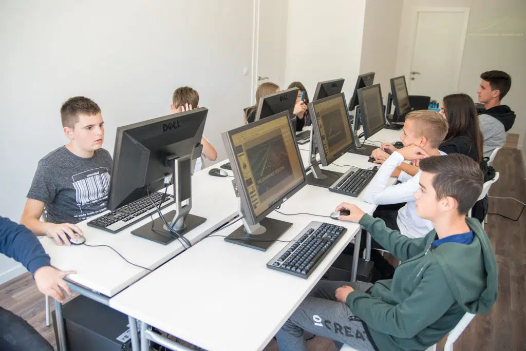 Posušje: Započeli su upisi u školu programiranja i robotike za osnovnoškolce i srednjoškolce