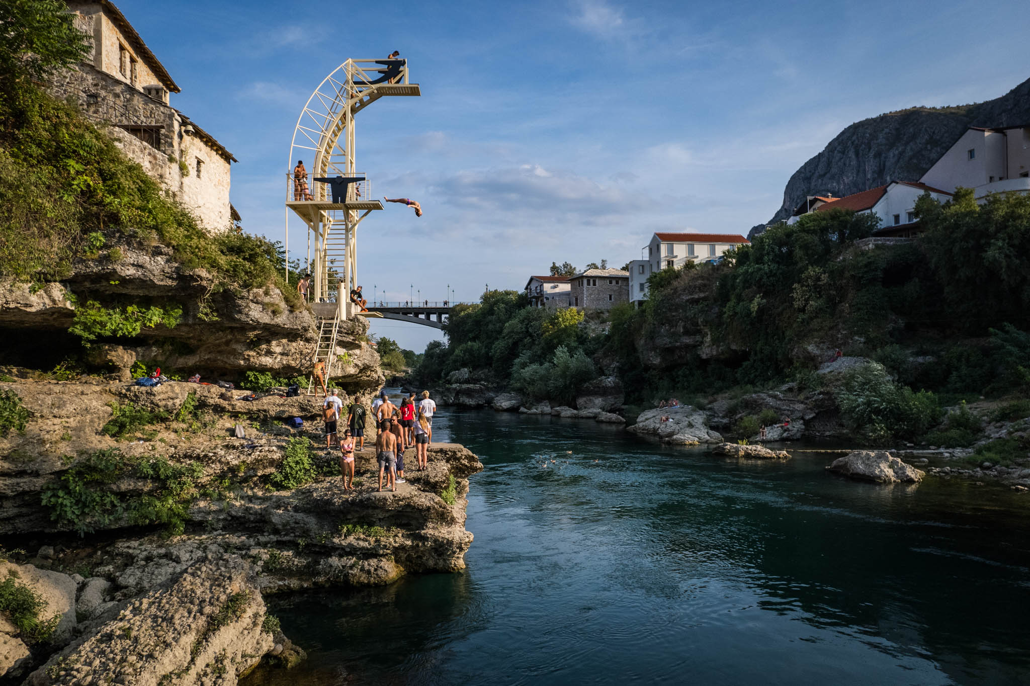 Finale u subotu / Danas prvi takmičarski skokovi na Red Bull Cliff Divingu u Mostaru