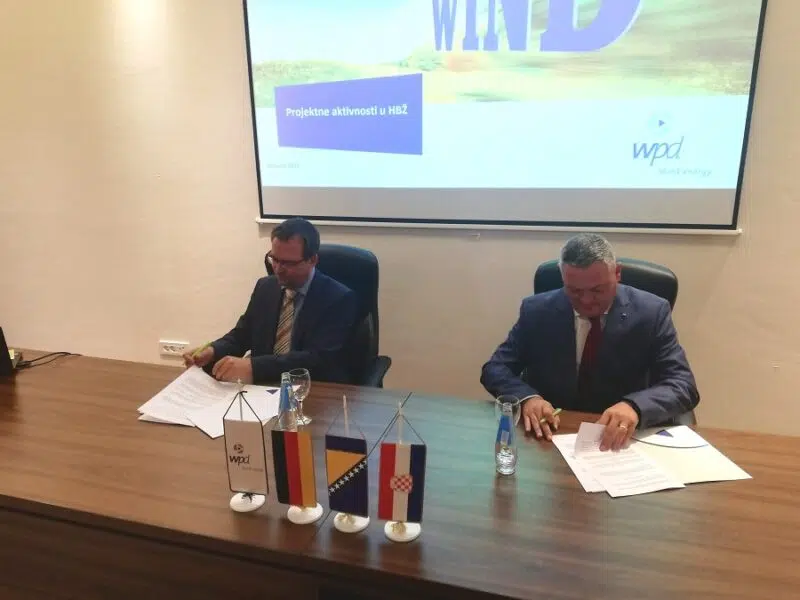 Predsjednik Vlade Hercegbosanske županije Ivan Vukadin i Andreas Björn Chollet potpisali memorandum o razumijevanju