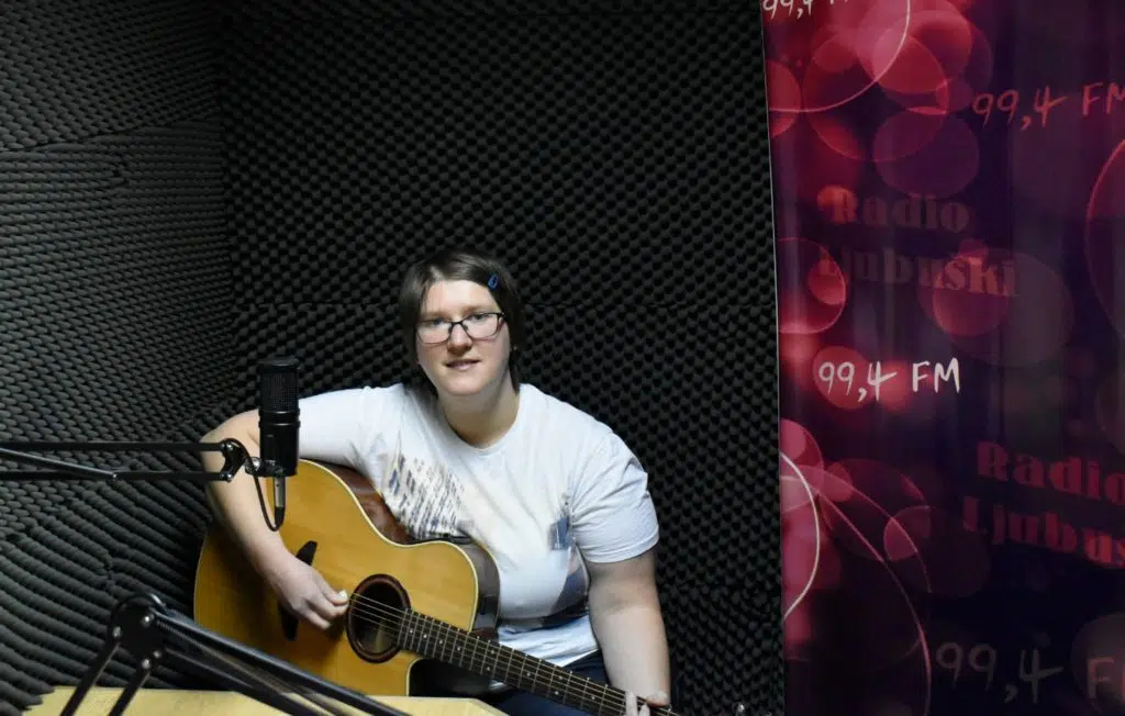 Anita Šunjić u programu RLJ predstavila singl “Ostavi trag”