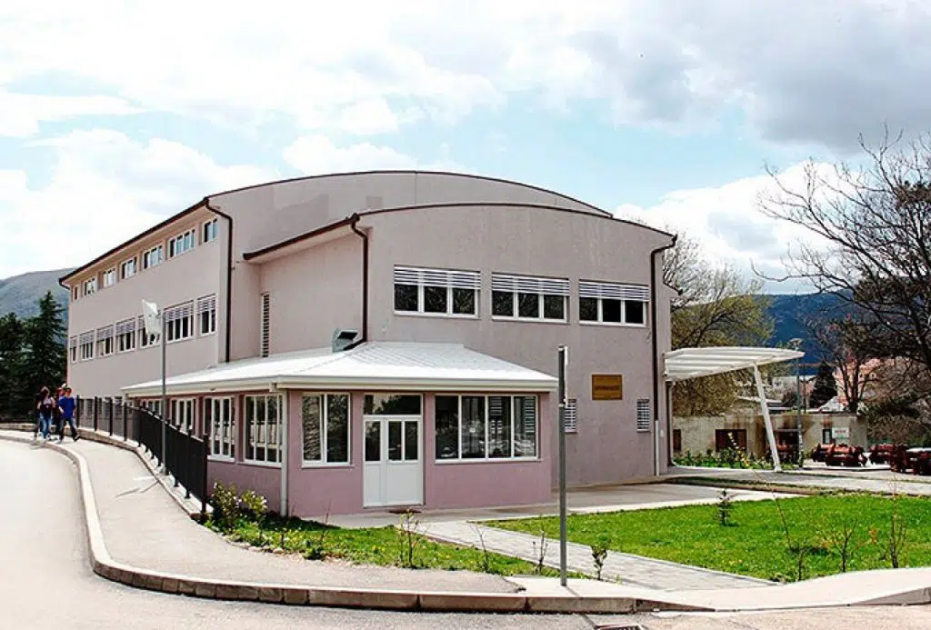 Džemin sin hoće da Univerzitetu oduzme očevo ime