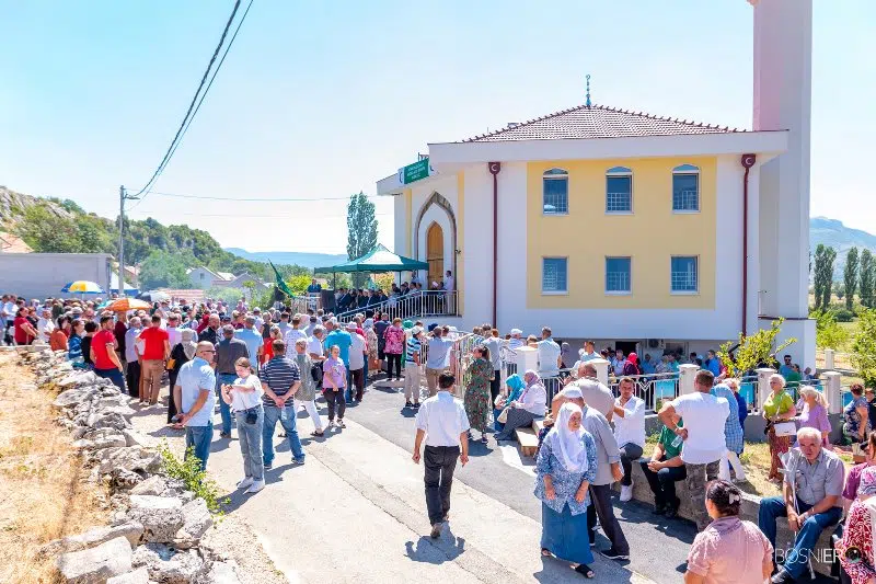 FOTO/VIDEO ČESTITKA: U prošlu subotu svečano je otvorena džamija u Dilaverima, Tomislavgrad
