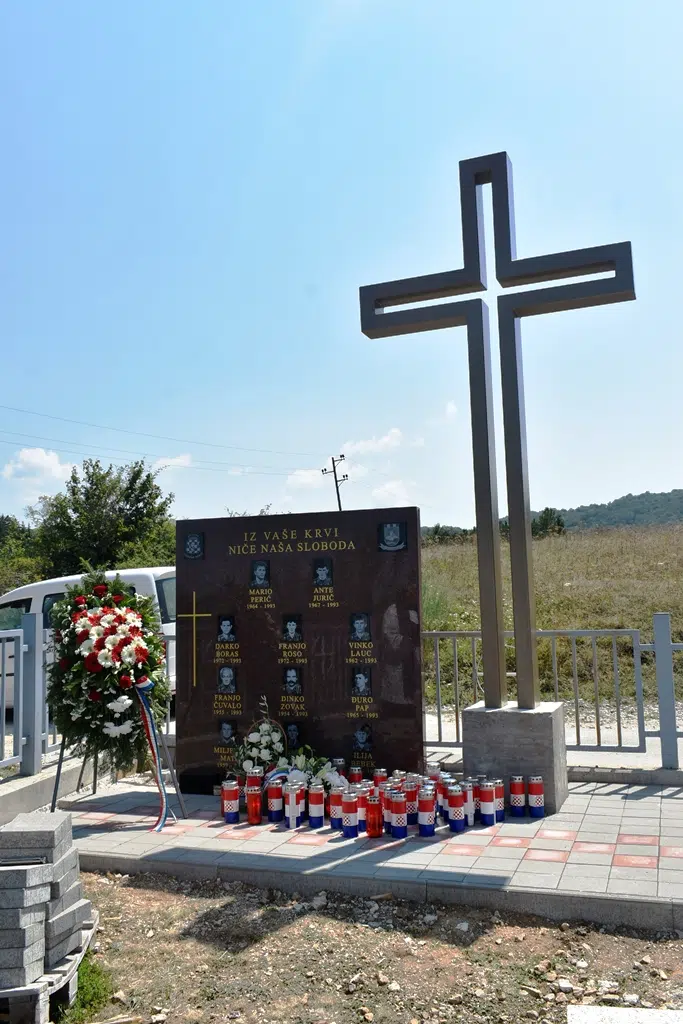 Komemoracija u Uskoplju i blagoslov spomen-ploče