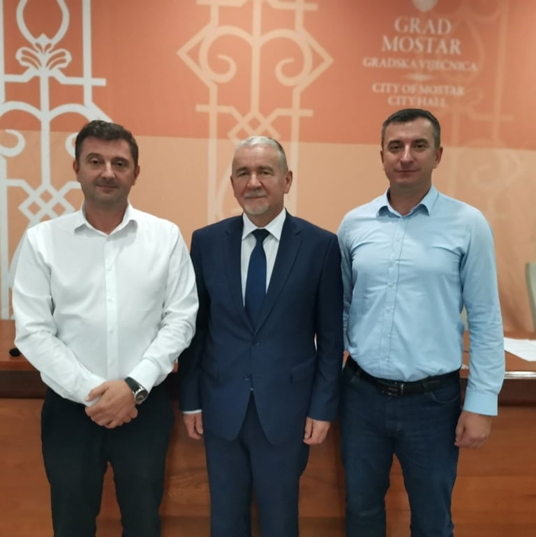 Ministar Martić u Mostaru: Finansijska podrška za Dom zdravlja, školu, vrtiće, vjerske ustanove, Društveni dom u Konjicu