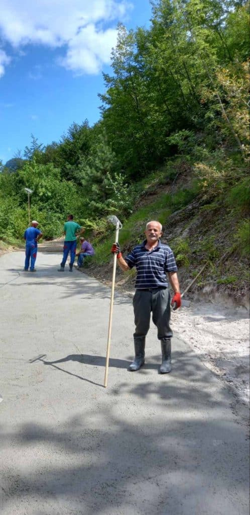 Počelo betoniranje dijela puta Glavatičevo-Grušča Počelo betoniranje dijela puta Glavatičevo-Grušča