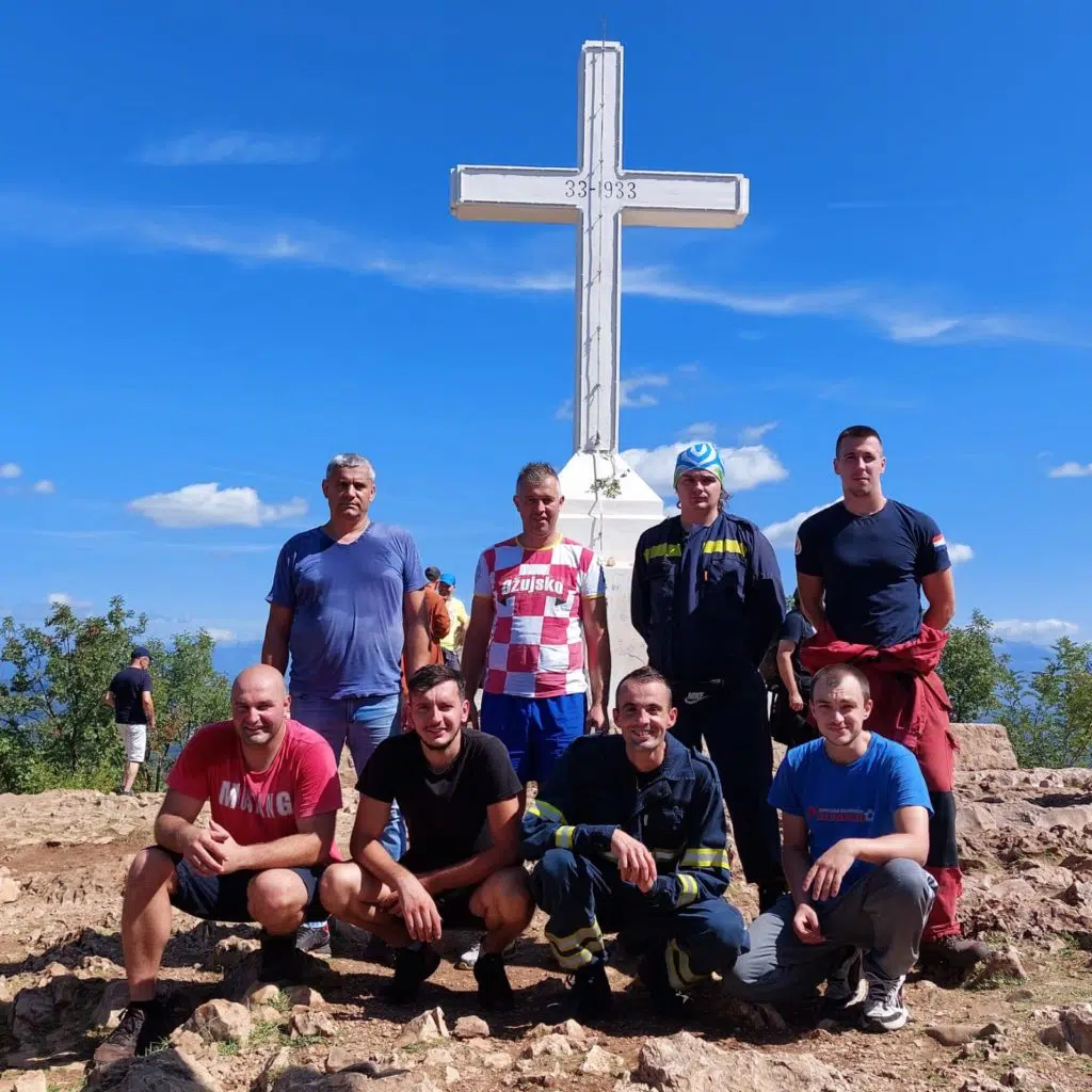 FOTO | Mještani Zvirovića i čapljinski vatrogasci očistili put do Križevca