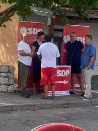 SDP-ovi kandidati družili se s građanima Blagaja