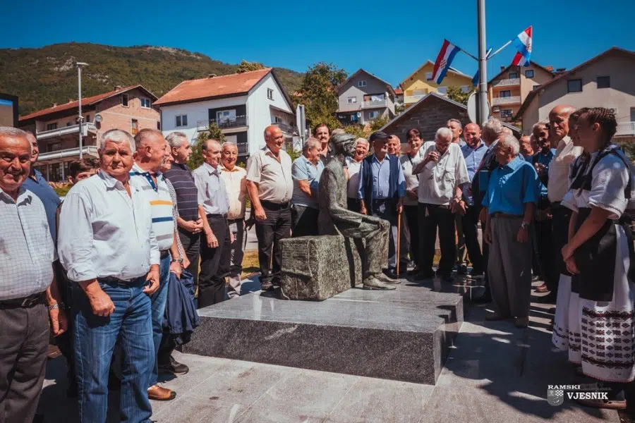 PROZOR: Svečano otkriven spomenik ramskom gastarbajteru