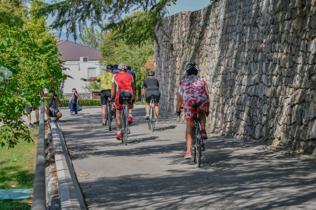 FOTO Hercegovački biciklisti pokrenuli rutu ‘Franciscana’, duga je 450 kilometara i povezuje franjevačke znamenitosti