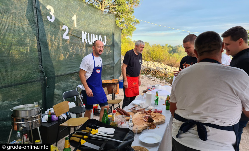 FOTO: U Grudama održan prvi kulinarski show “3,2,1 KUHAJ”