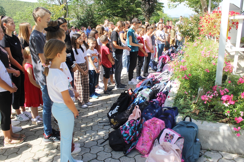 ispovijed učenika i blagoslov školskih torbi u studencima