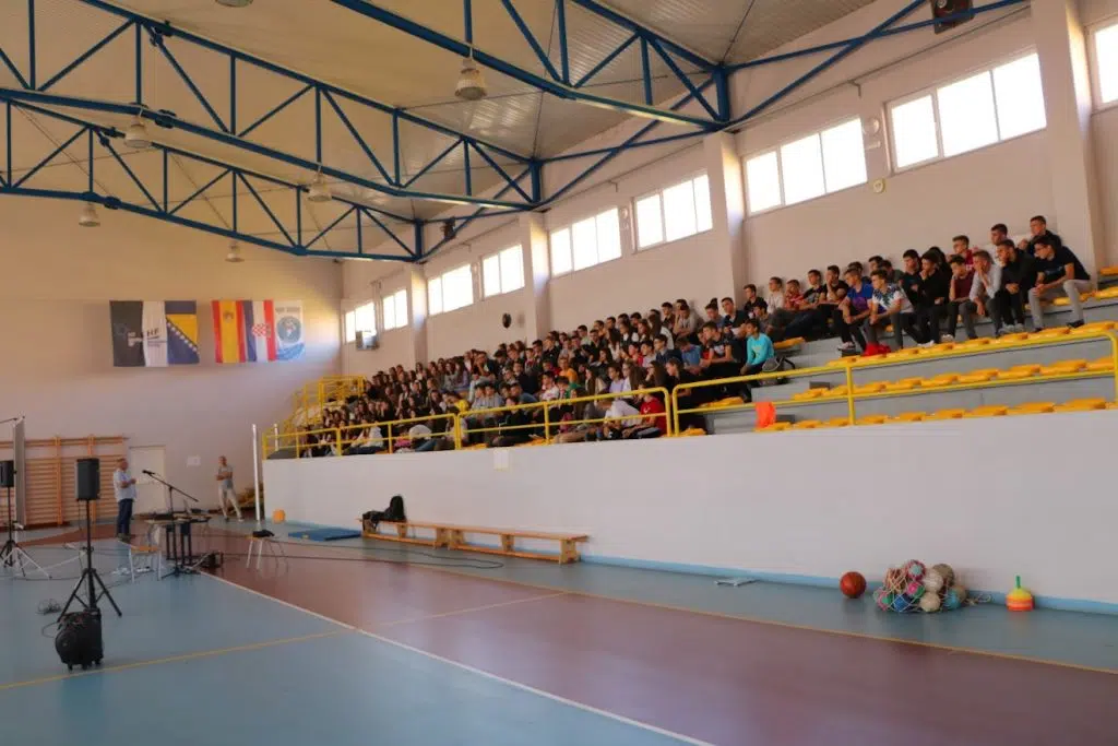 Projekt HRK Grude: Zaštitimo mlade od ovisnosti kroz rukomet i edukaciju