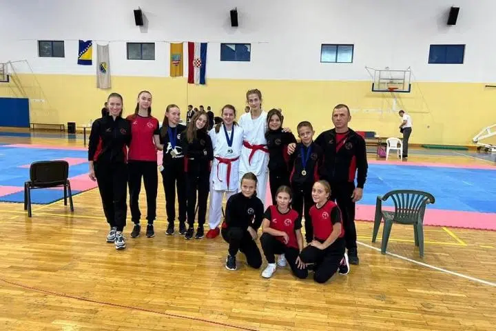 DESET MEDALJA ZA KARATE KLUB POSUŠJE U ČITLUKU