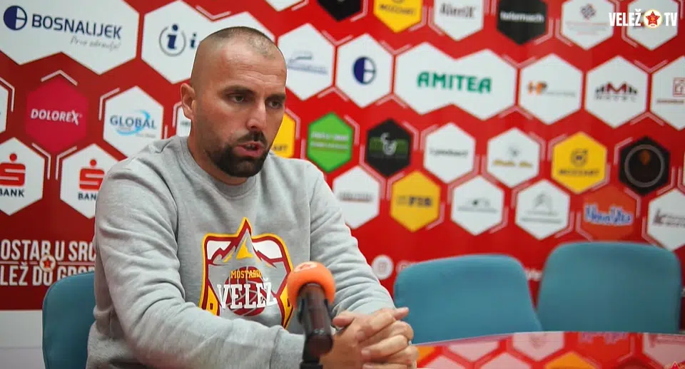 (VIDEO) Dženis Ćosić: Možemo biti zadovoljni sa ove četiri posljednje utakmice, ekipa je pokazala određenu energiju i kvalitet