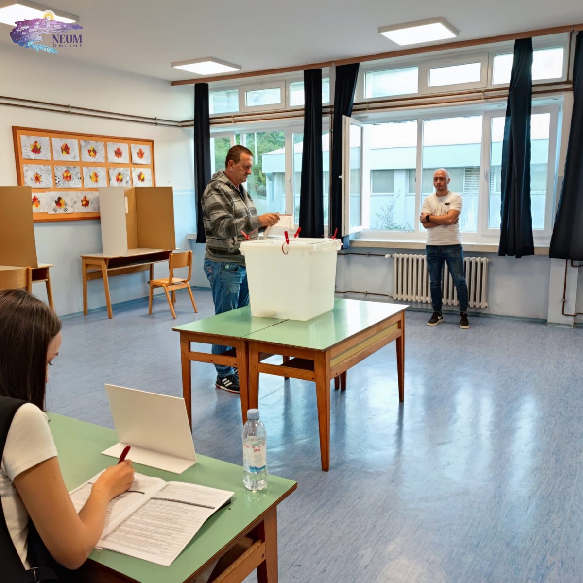 Otvorena sva biračka mjesta u općini Neum, prvi glasači obavili svoju građansku dužnost