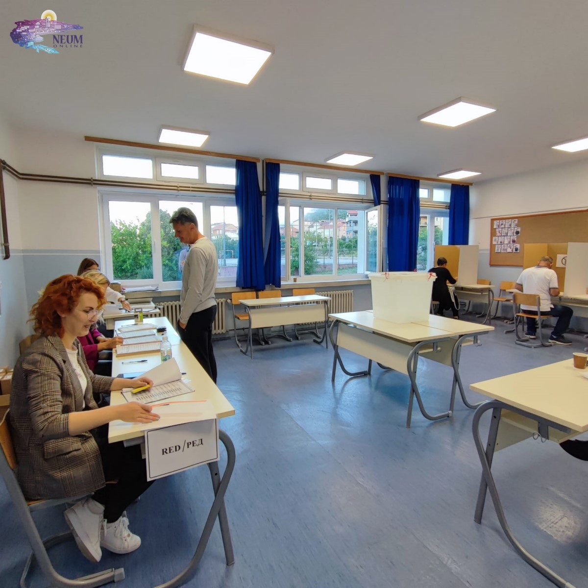 Otvorena sva biračka mjesta u općini Neum, prvi glasači obavili svoju građansku dužnost