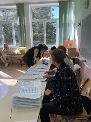 U Tomislavgradu sva biračka mjesta otvorena na vrijeme, registrirano 20.697 birača