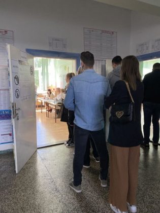 U Tomislavgradu sva biračka mjesta otvorena na vrijeme, registrirano 20.697 birača