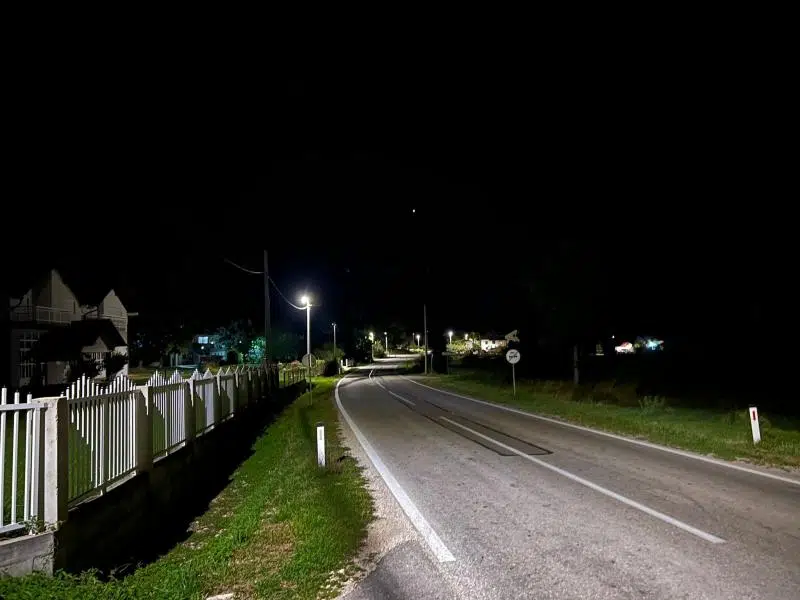 Postavljena javna rasvjeta – mještani zahvaljuju općinskoj vlasti i načelniku Buntiću