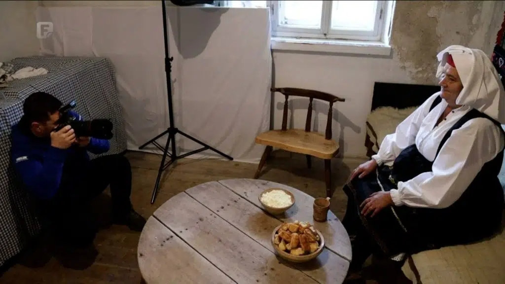 Izrada sira i krsna slava kao motivi za kalendar oca Zvonka Martića / VIDEO